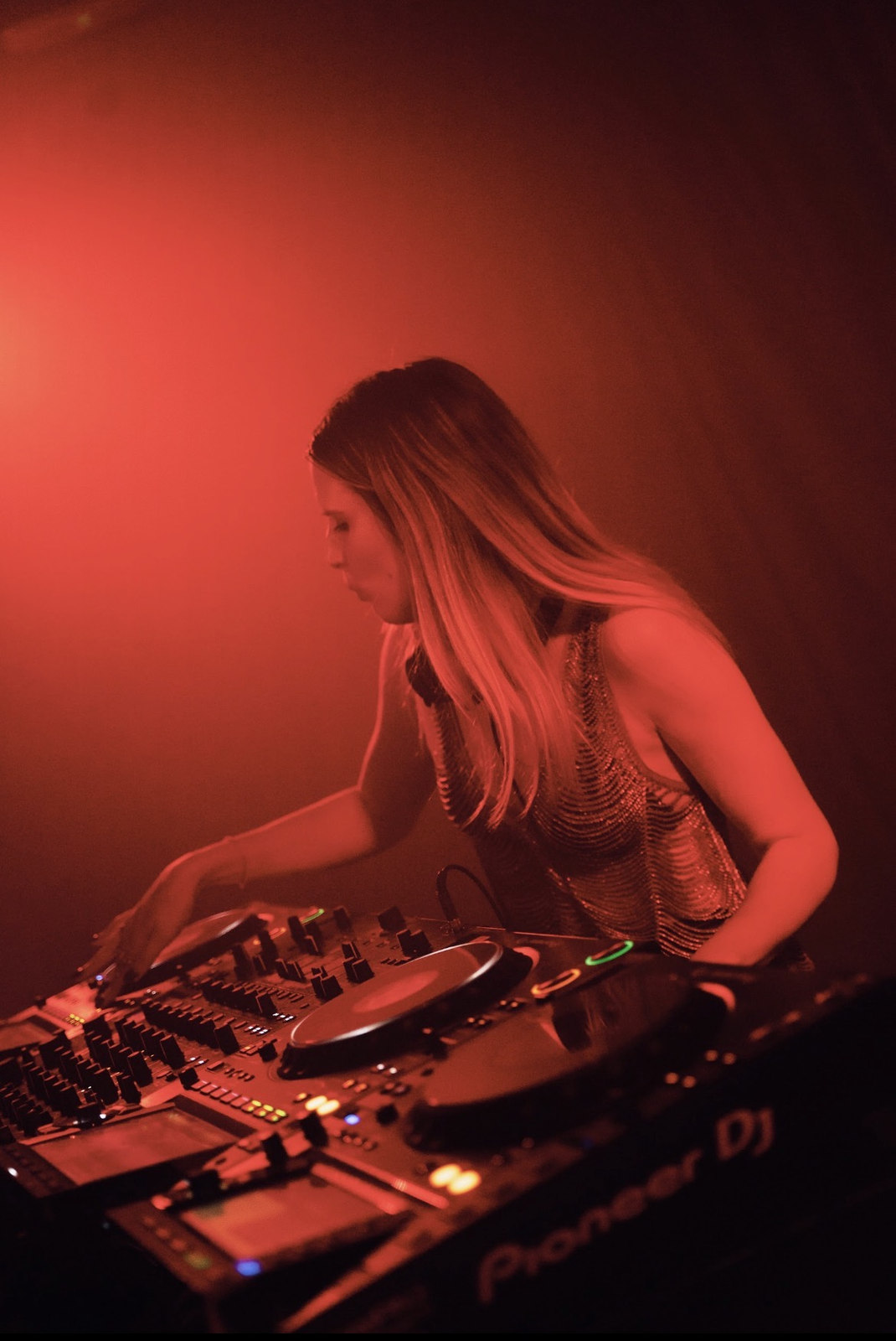 DJ de White Fusion durante su set